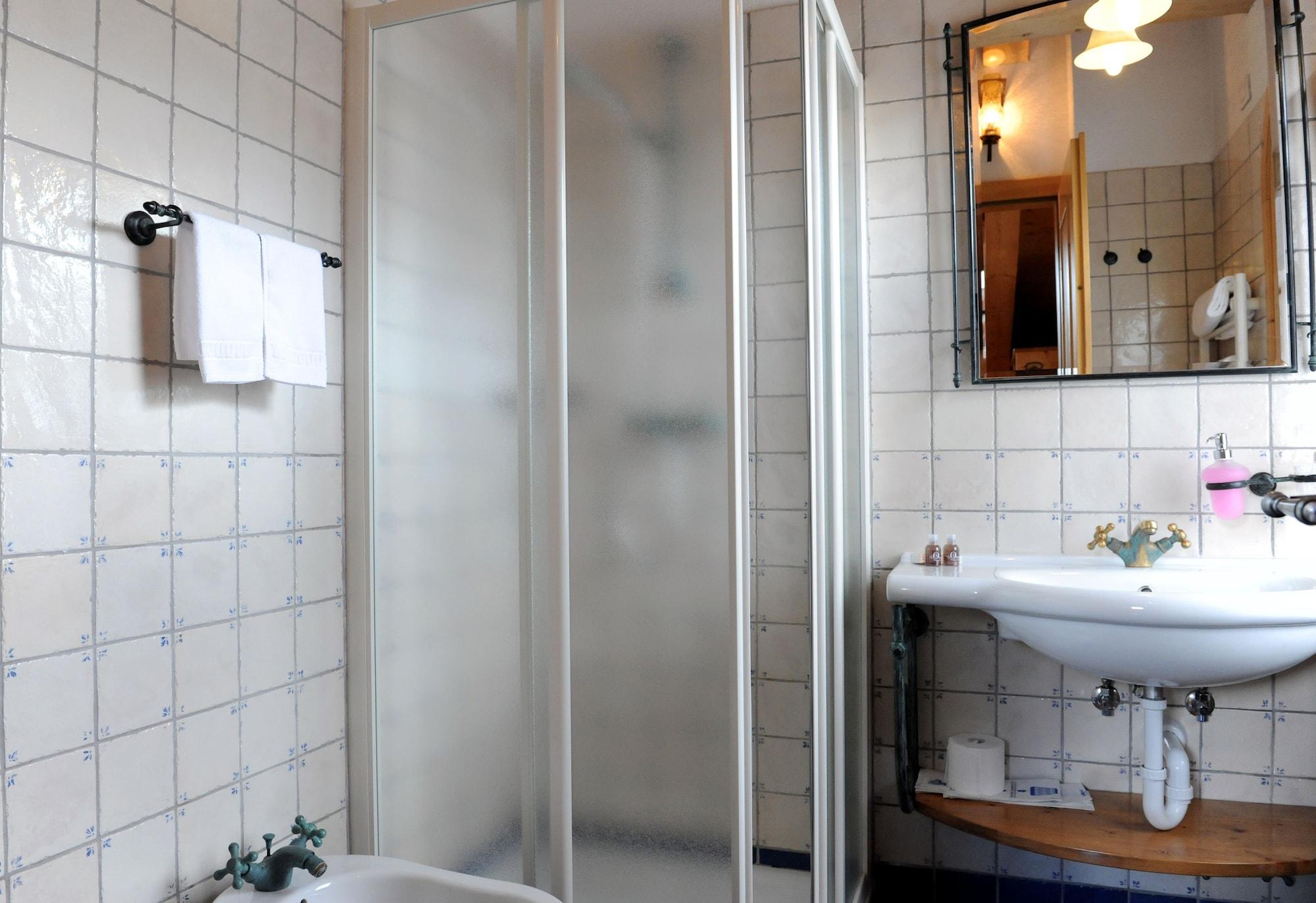 Hotel Helvetia Livigno Luaran gambar