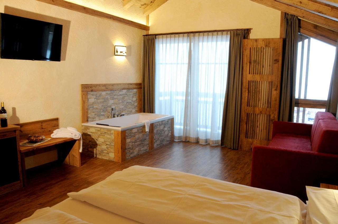 Hotel Helvetia Livigno Luaran gambar